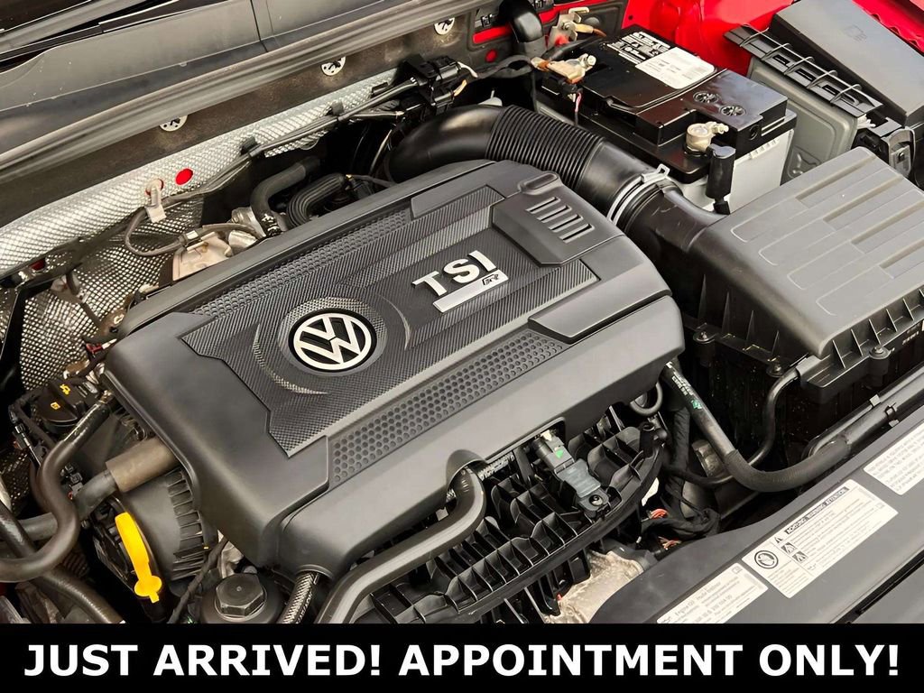Used 2019 Volkswagen Golf R 4-Door image 29