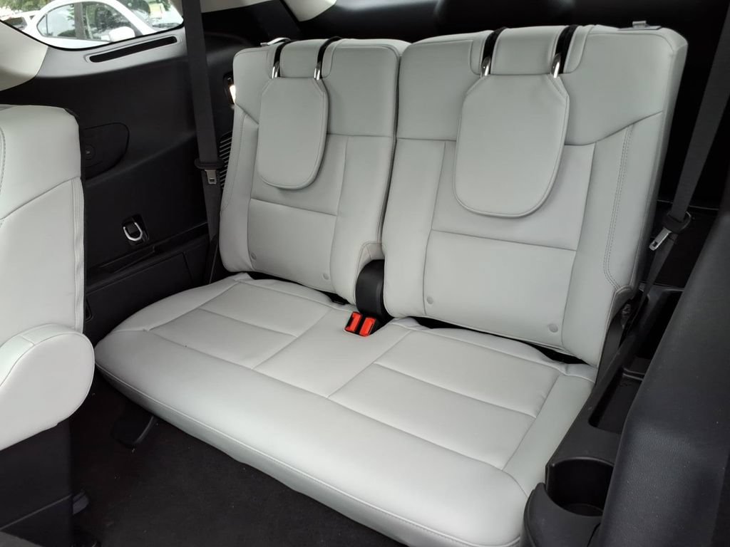 Used 2025 Ford Explorer Platinum w/ Ultimate Package AWD/4WD image 13