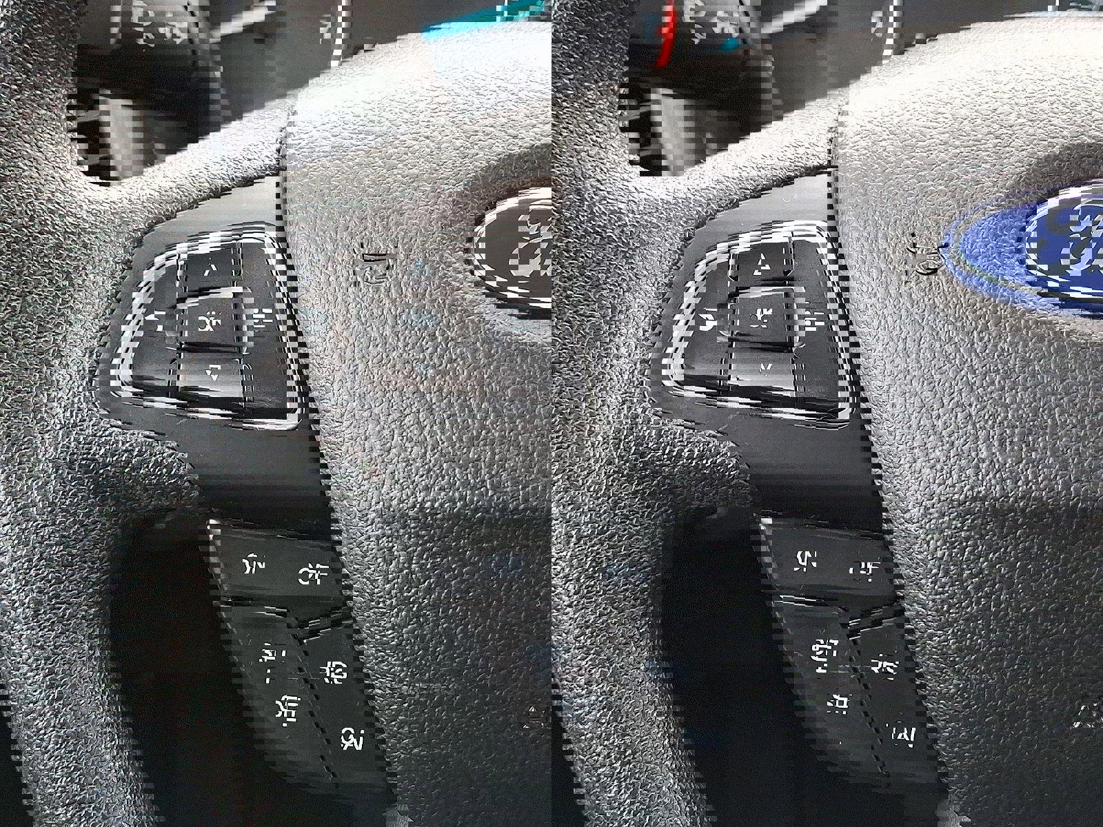 Used 2022 Ford EcoSport SE w/ SE Convenience Package image 23