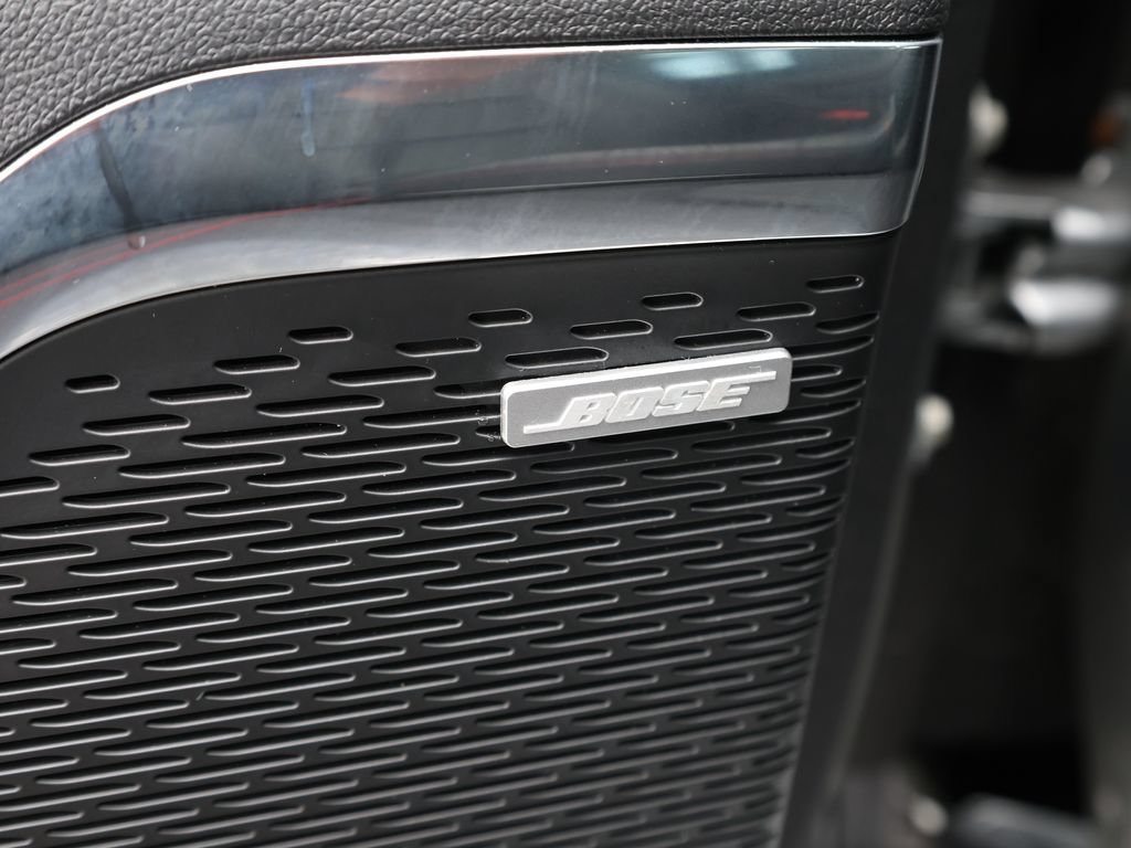 Used 2025 Chevrolet Traverse RS FWD image 15
