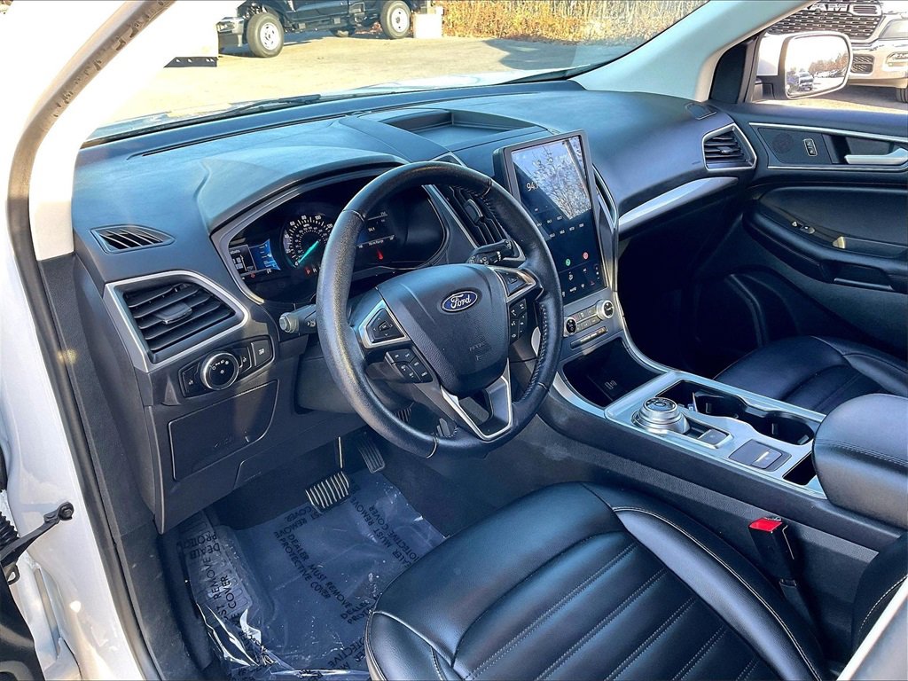 Used 2023 Ford Edge SEL image 8