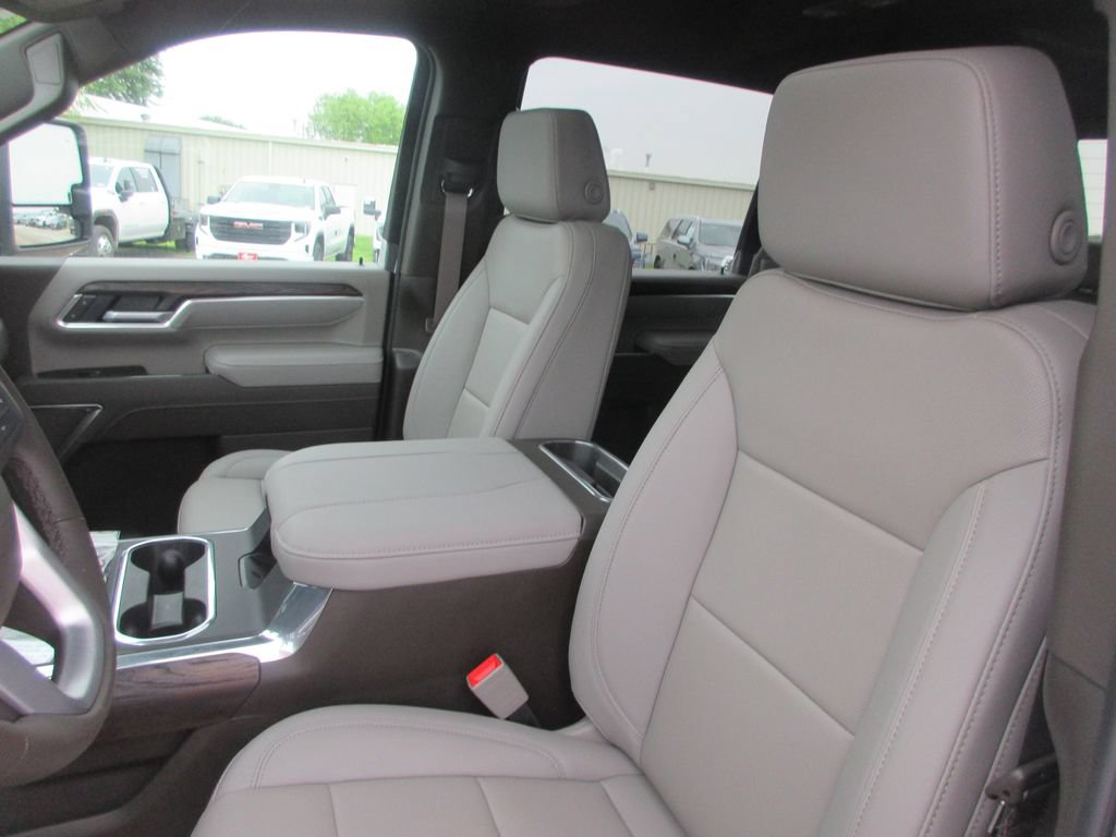 New 2026 GMC Sierra 2500 SLT w/ SLT Premium Package AWD/4WD image 13
