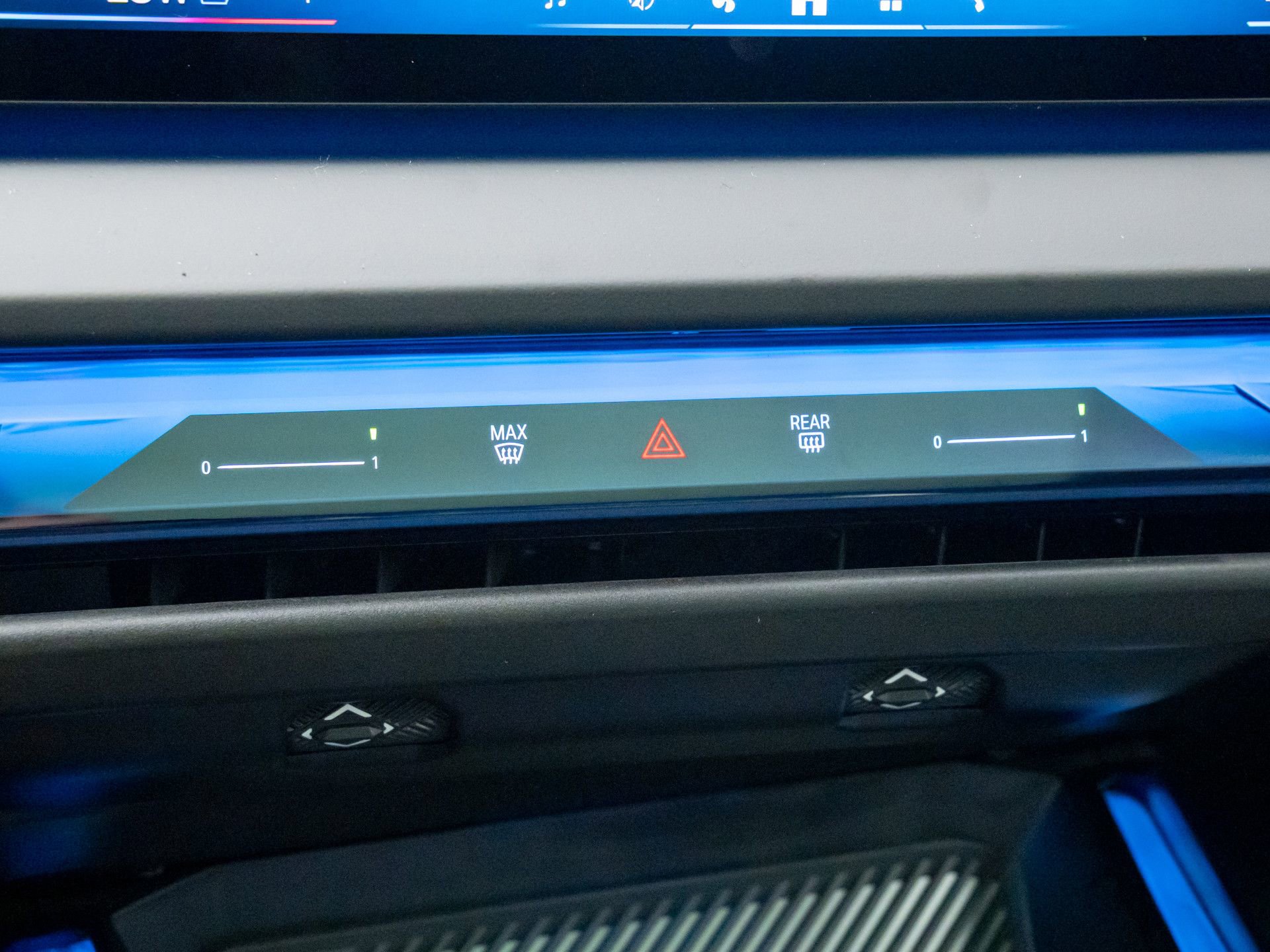 Certified 2025 BMW X3 xDrive30i w/ Premium Package image 28