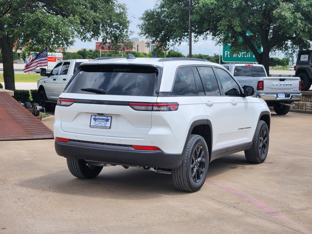 New 2026 Jeep Grand Cherokee Altitude RWD image 4