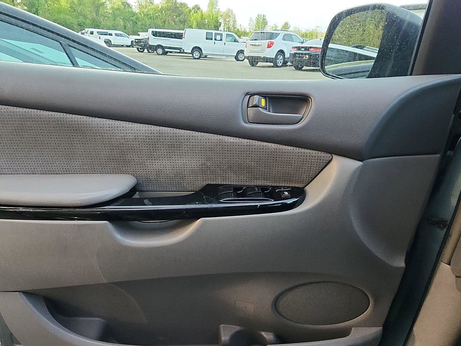 Used 2005 Toyota Sienna LE image 13