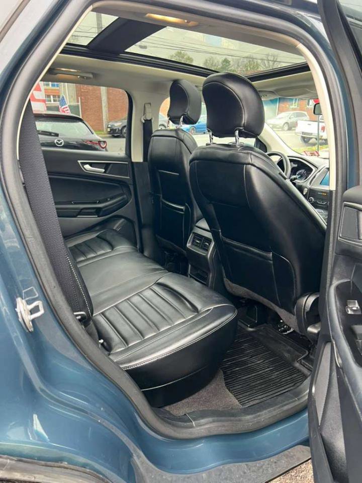 Used 2019 Ford Edge SEL w/ Equipment Group 201A AWD/4WD image 26
