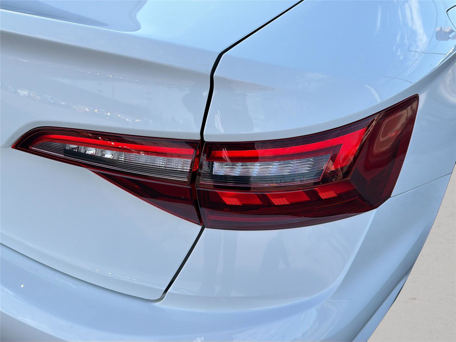 Used 2020 Volkswagen Jetta SE w/ SE Cold Weather Package image 13