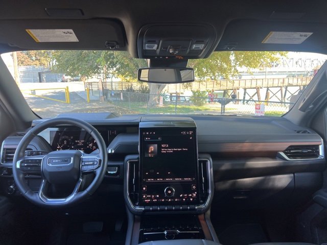 Used 2025 GMC Yukon Denali image 18