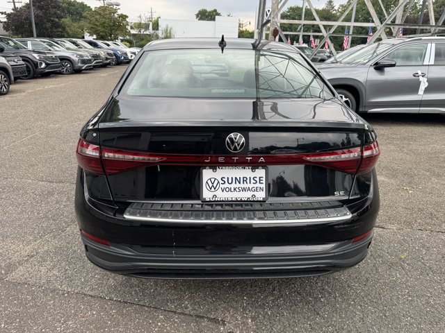 Used 2026 Volkswagen Jetta SE FWD image 6