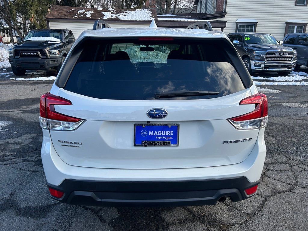 Used 2022 Subaru Forester Premium image 5