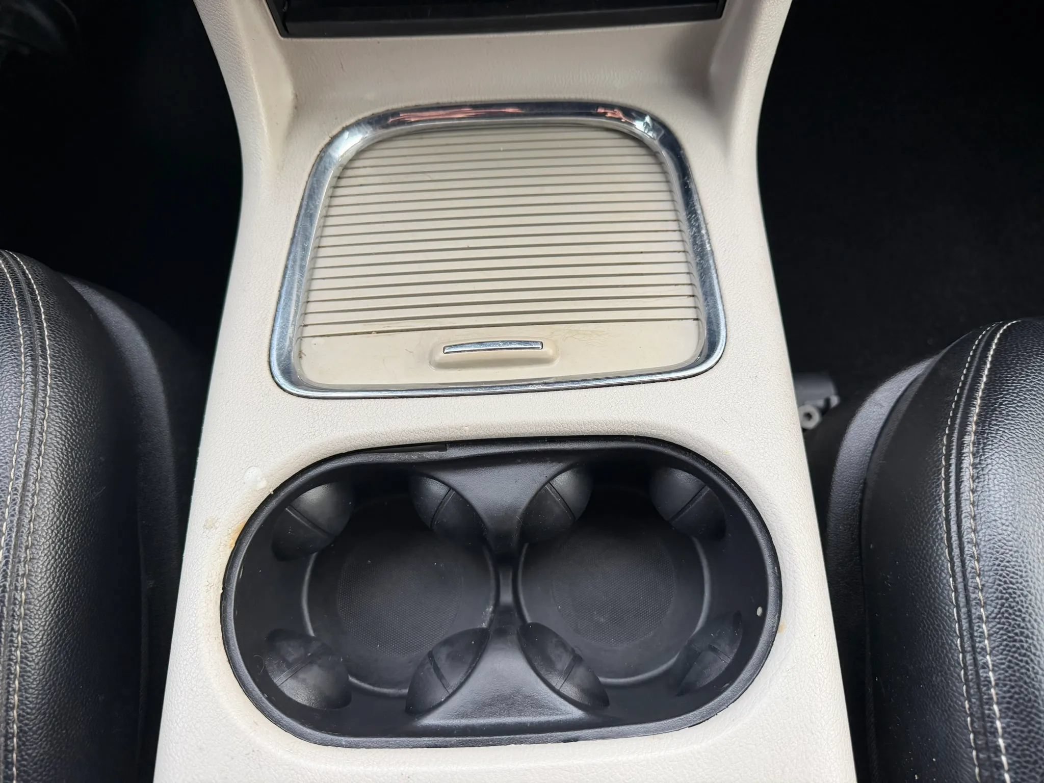 Used 2019 Dodge Grand Caravan SXT FWD image 19