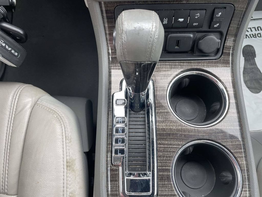 Used 2015 GMC Acadia SLT FWD image 17