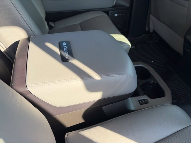 Used 2021 Toyota Sequoia Platinum AWD/4WD image 54