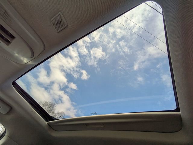 Used 2017 Chevrolet Equinox LT image 23