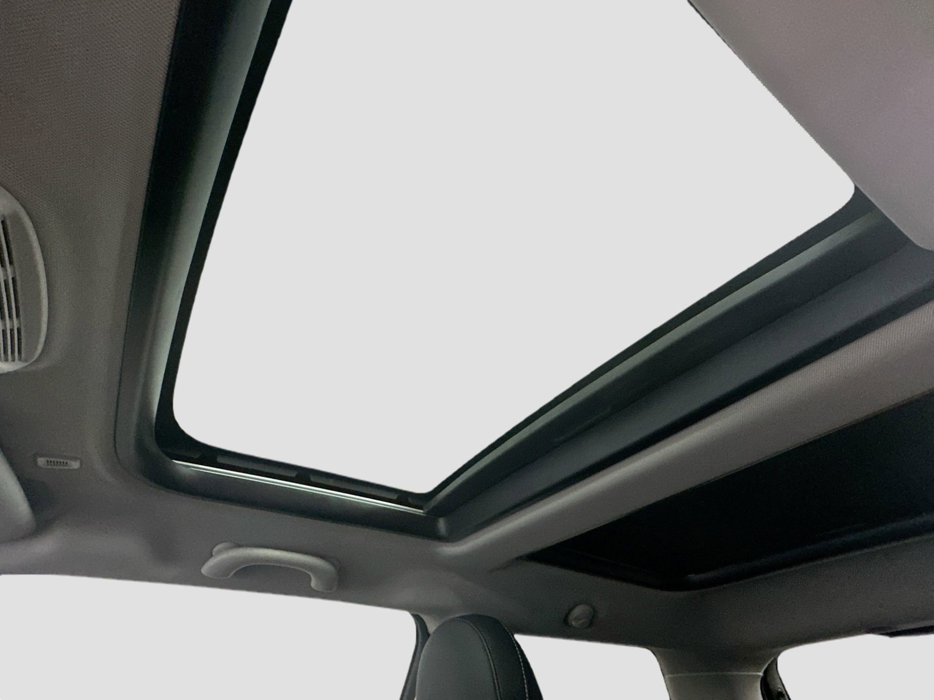 Used 2023 MINI Cooper 2-Door Hardtop image 26