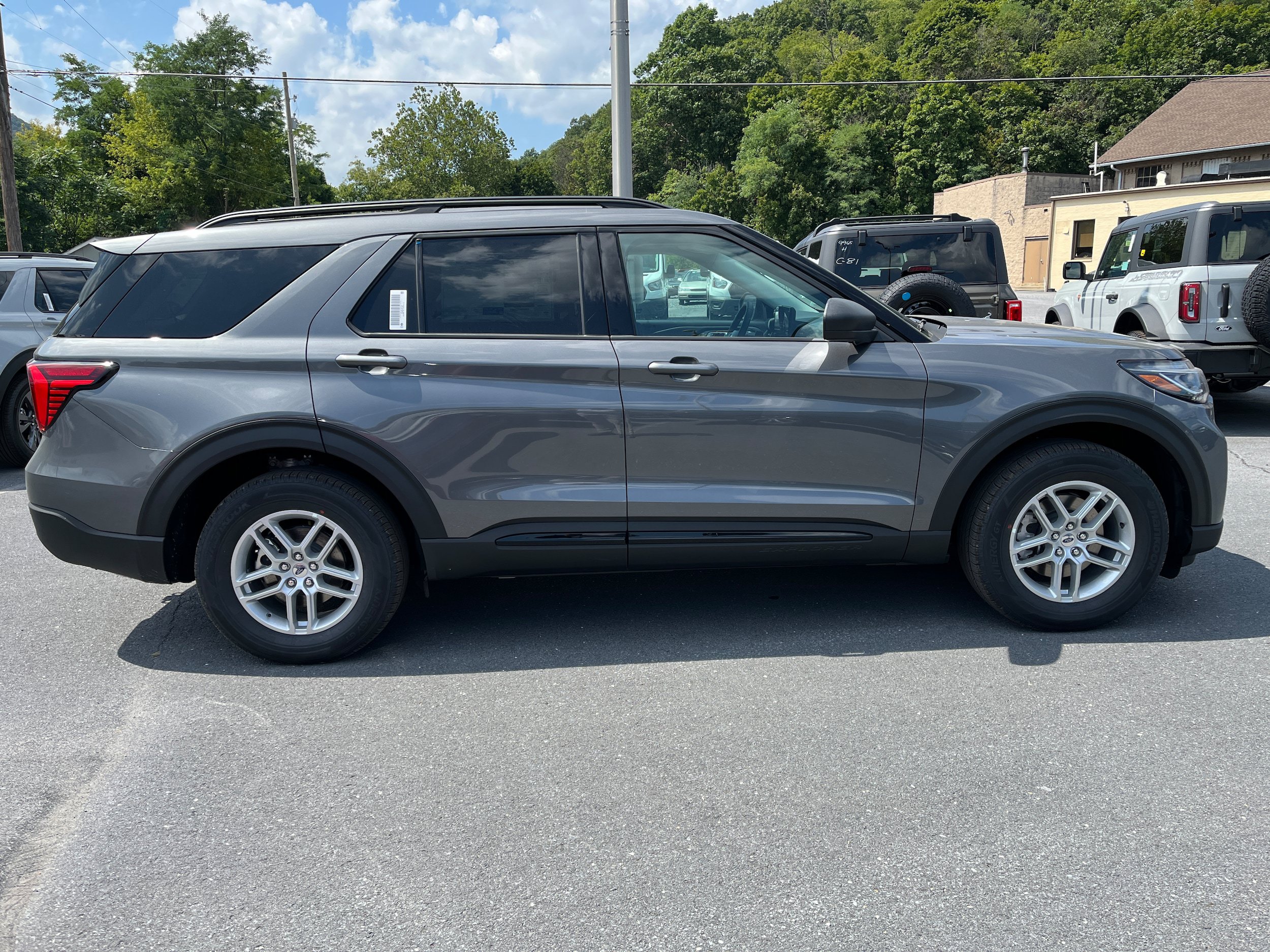 New 2026 Ford Explorer Active AWD/4WD image 3