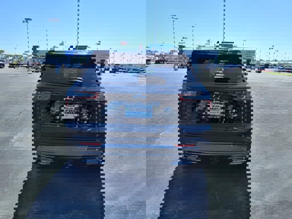New 2026 Chevrolet Equinox ACTIV w/ Safety and Technology Package image 3