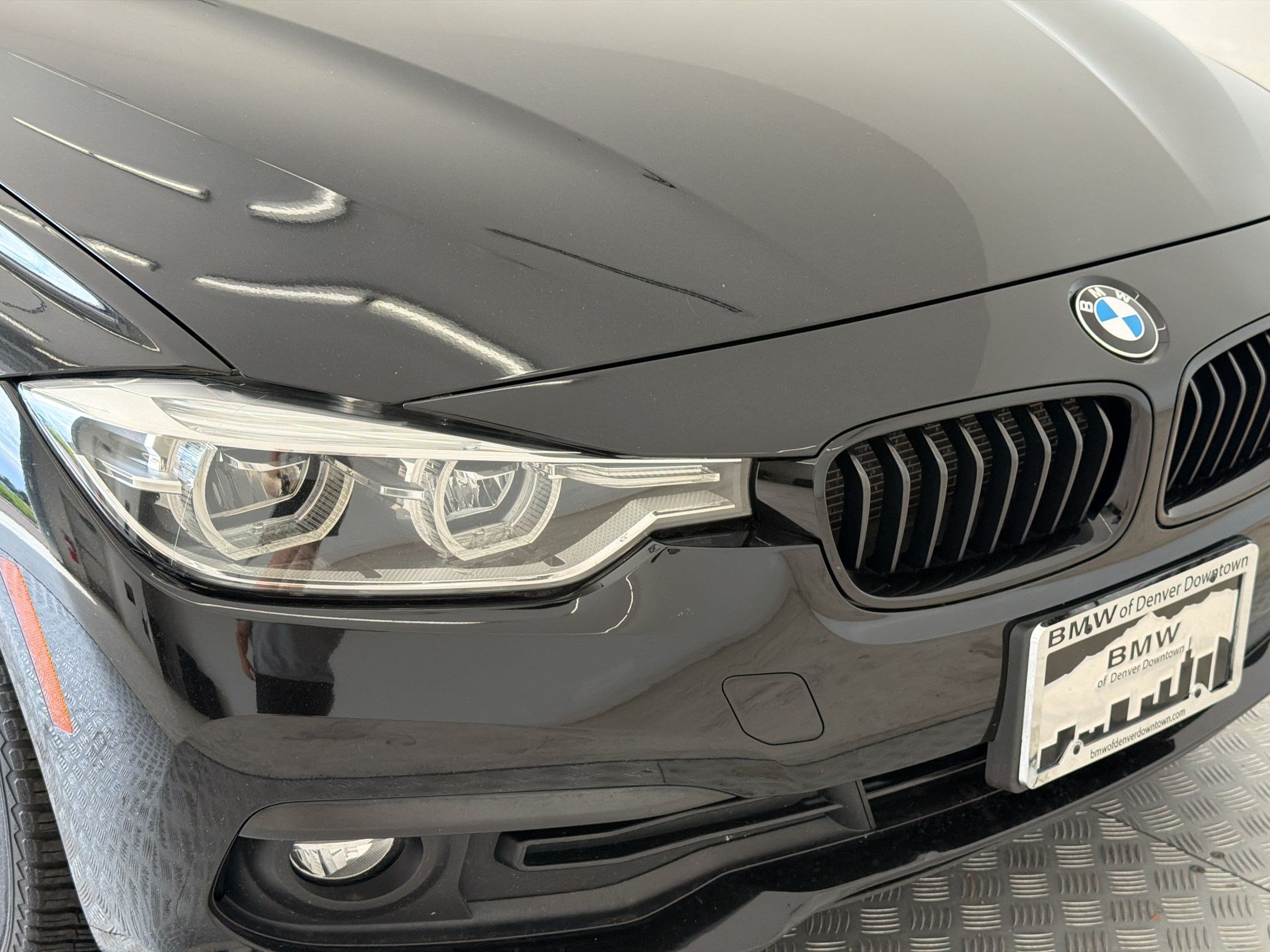 Used 2018 BMW 320i xDrive Sedan AWD/4WD image 12