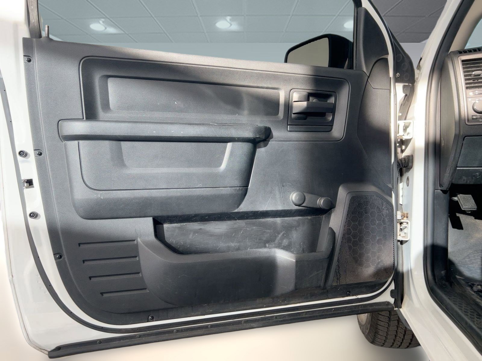 Used 2014 RAM 1500 Tradesman w/ Exterior Appearance Group image 16