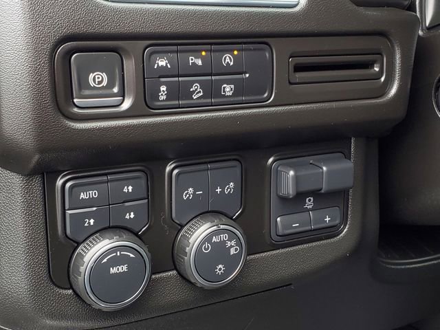 Used 2024 Chevrolet Tahoe Z71 w/ Luxury Package image 14