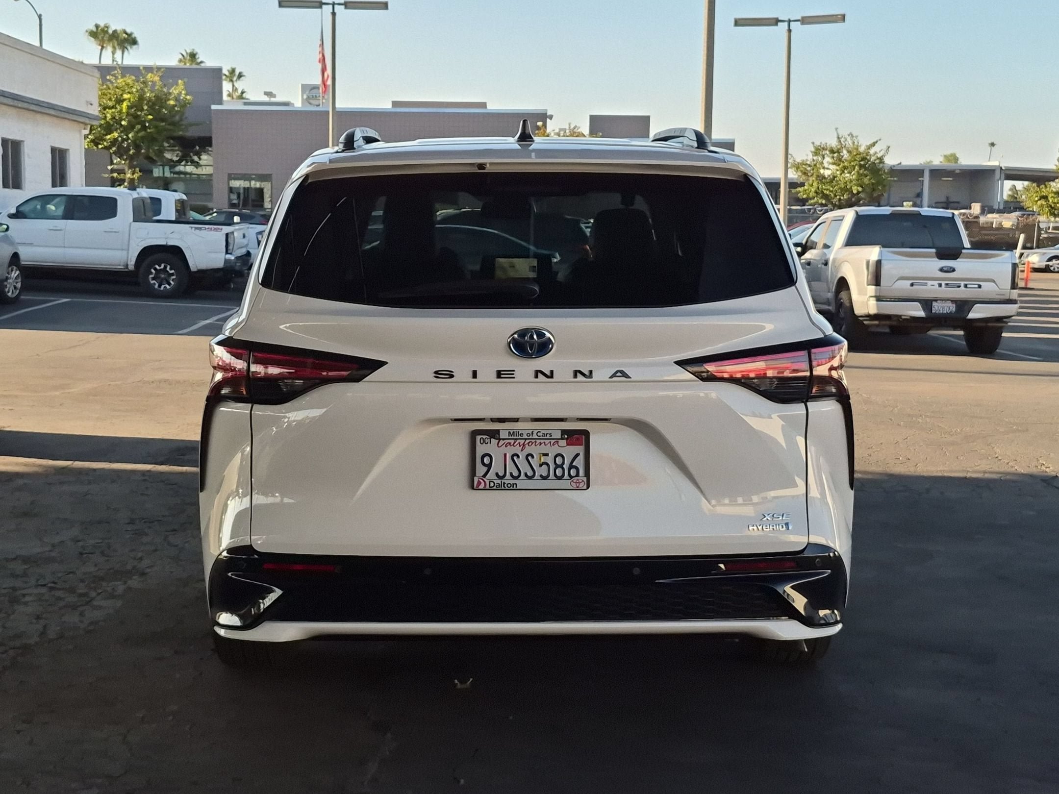 Certified 2024 Toyota Sienna XSE w/ XSE Plus Package FWD image 7