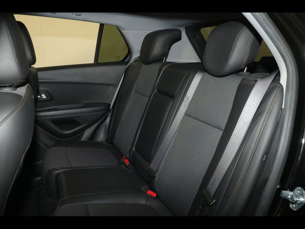 Used 2022 Chevrolet Trax LT w/ Driver Confidence Package image 28