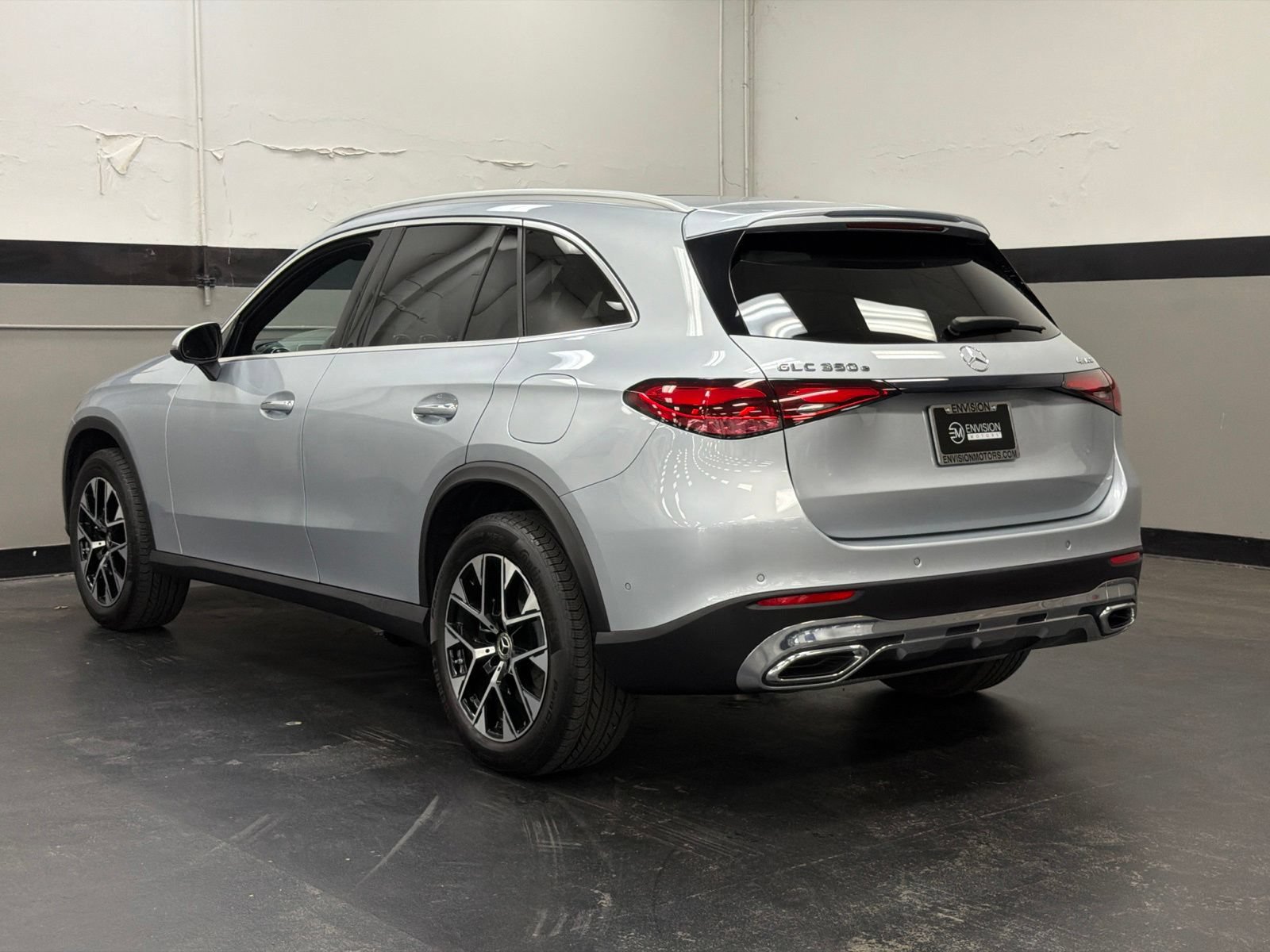 Used 2025 Mercedes-Benz GLC 350e 4MATIC image 8