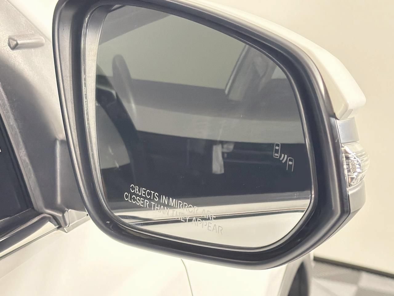 Used 2017 Toyota RAV4 XLE AWD/4WD image 30