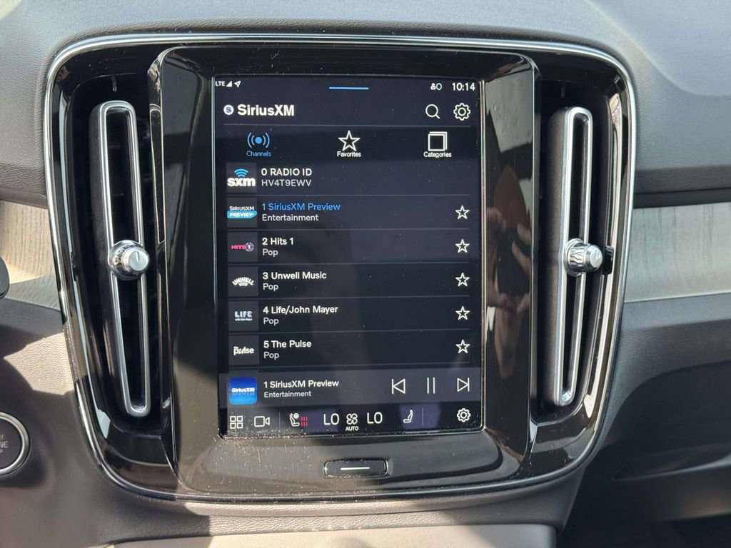 Certified 2023 Volvo XC40 B5 Plus w/ Climate Package image 24