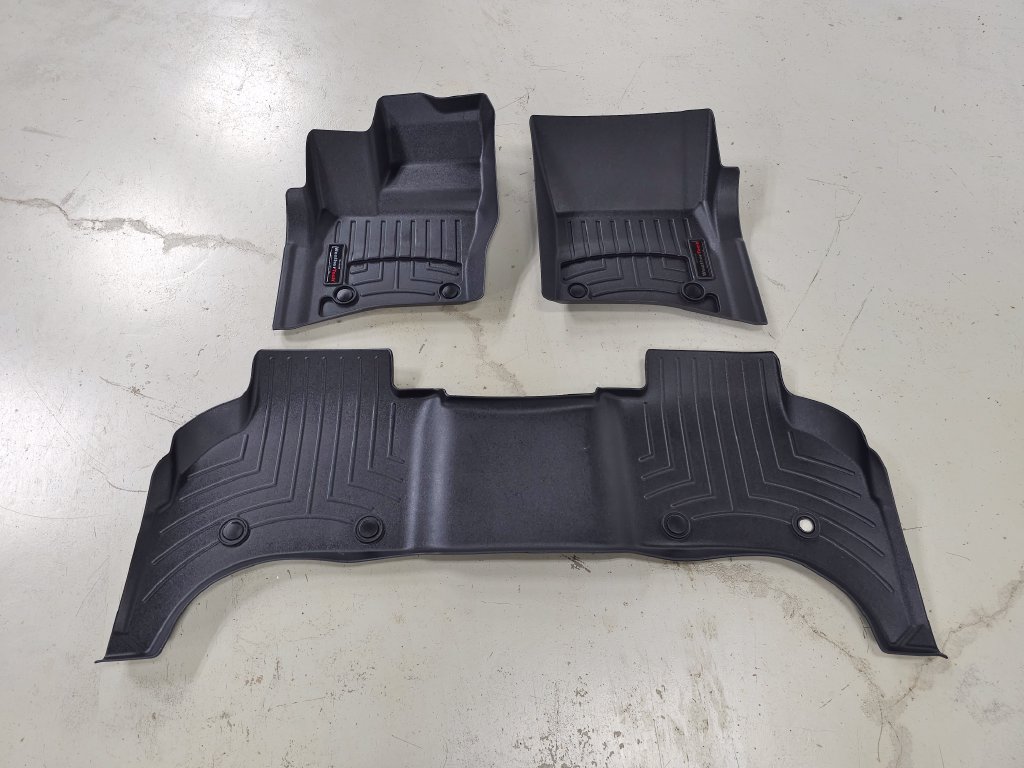 Certified 2025 Land Rover Defender 110 S AWD/4WD image 6
