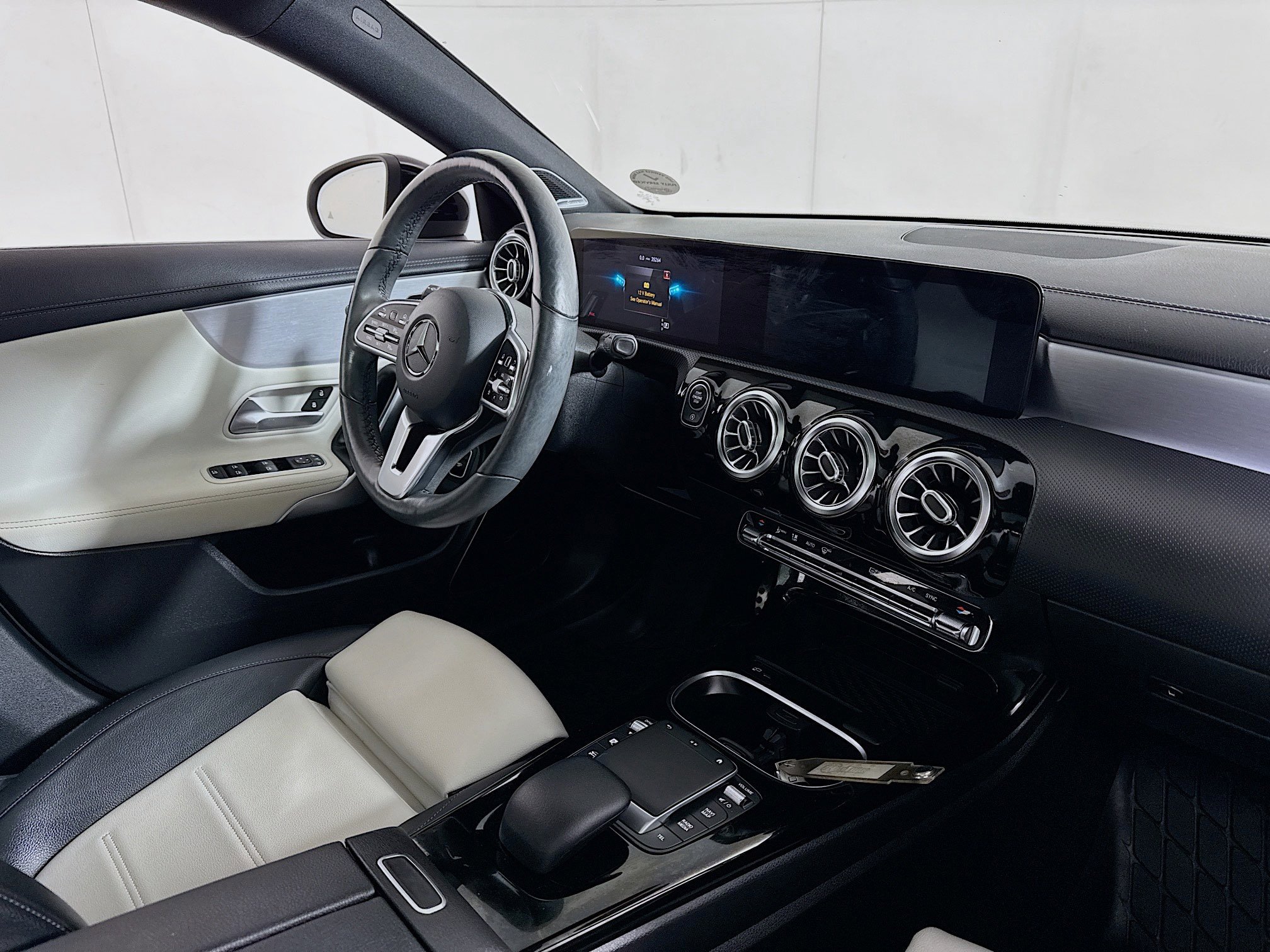 Used 2021 Mercedes-Benz CLA 250 4MATIC image 29