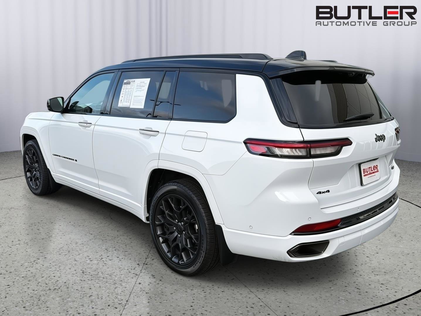 Used 2024 Jeep Grand Cherokee L Summit AWD/4WD image 4