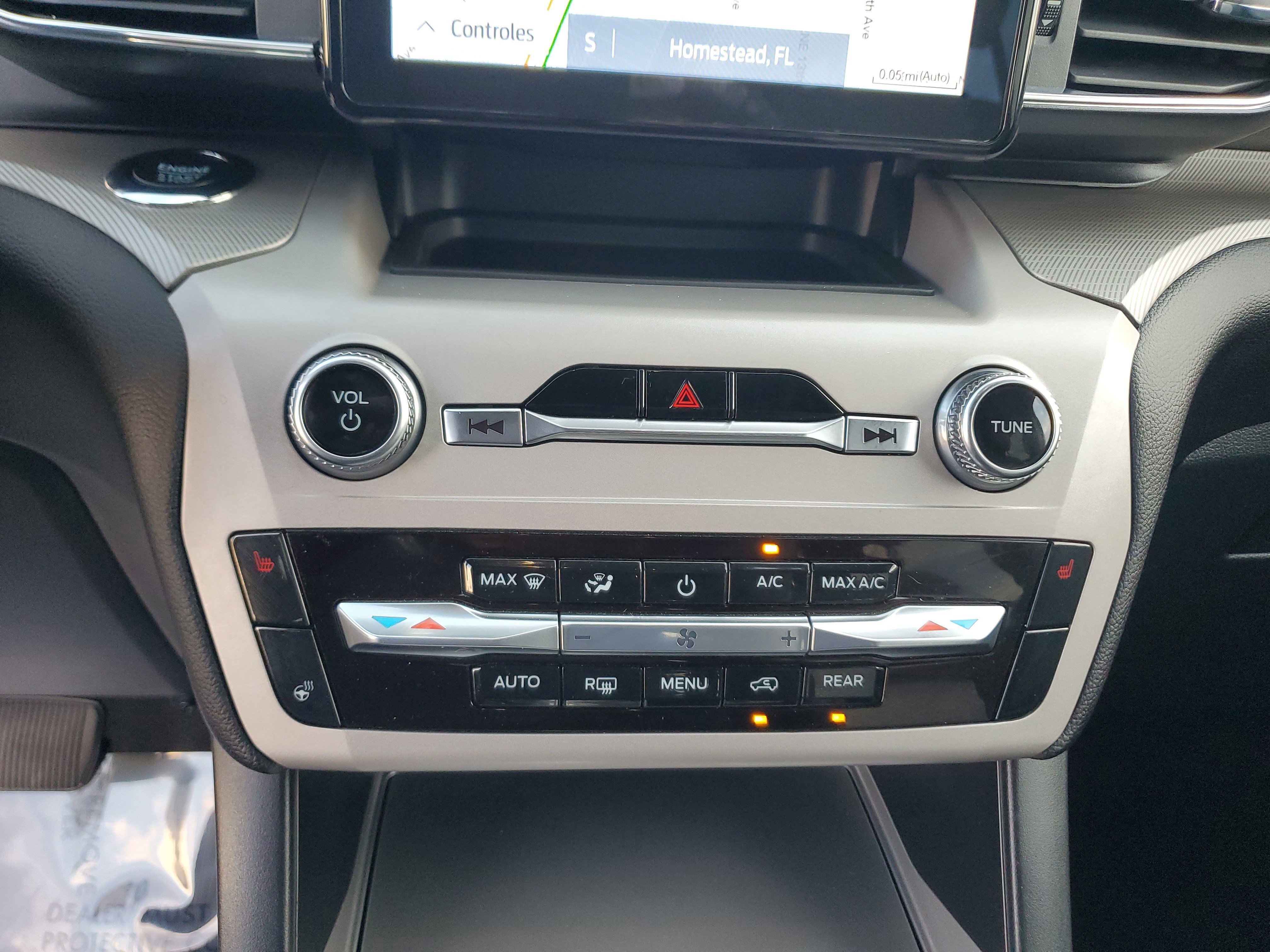 Used 2023 Ford Explorer XLT w/ Equipment Group 202A image 27