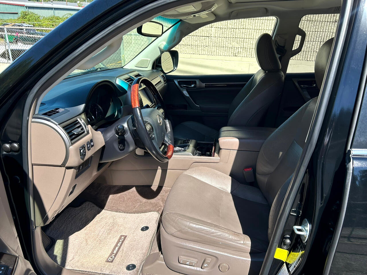 Used 2017 Lexus GX 460 Premium image 9