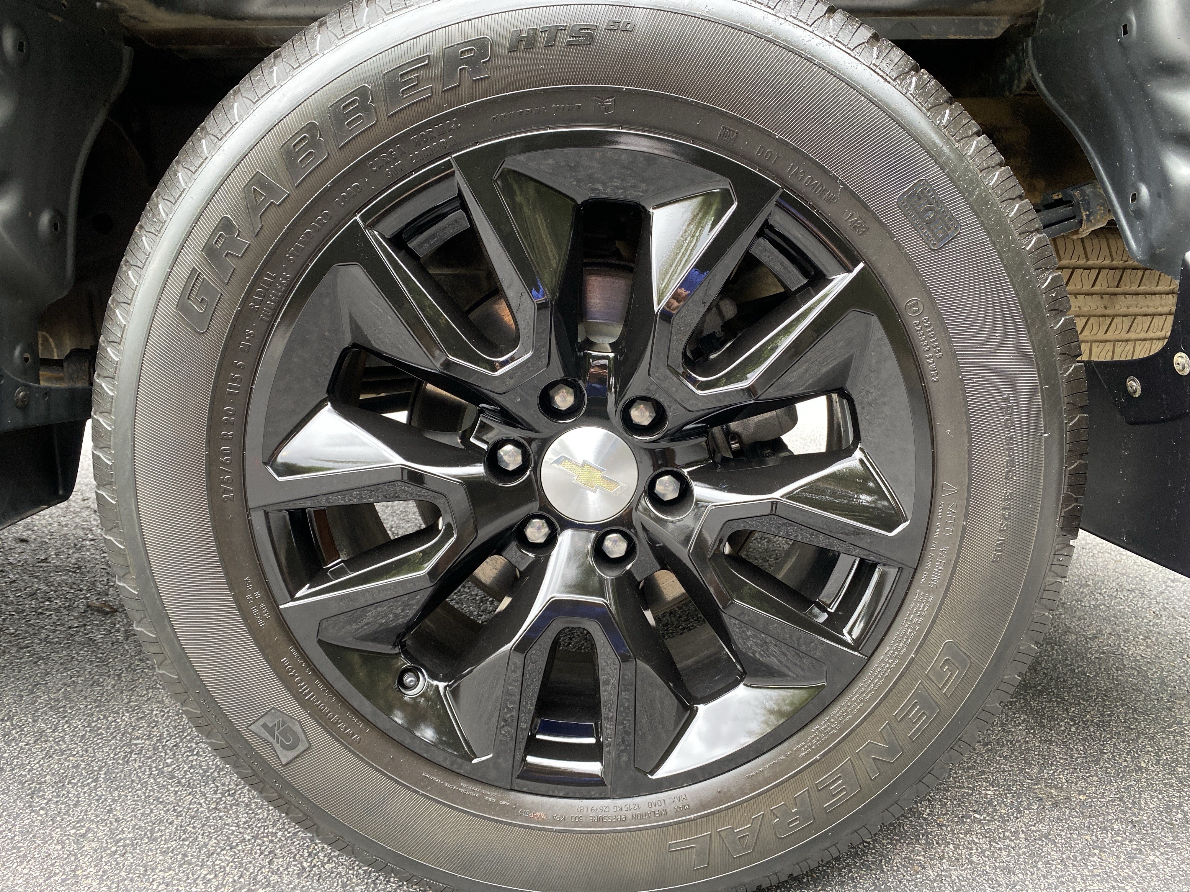 Used 2023 Chevrolet Silverado 1500 LT AWD/4WD image 13