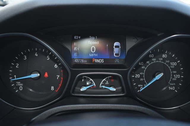 Used 2018 Ford Focus SE w/ SE Appearance Package image 19