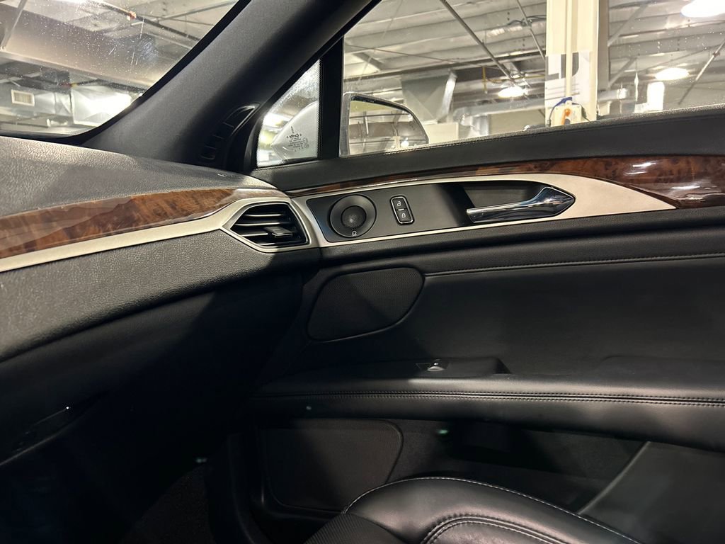Used 2020 Lincoln MKZ Reserve w/ Elements Package AWD/4WD image 18