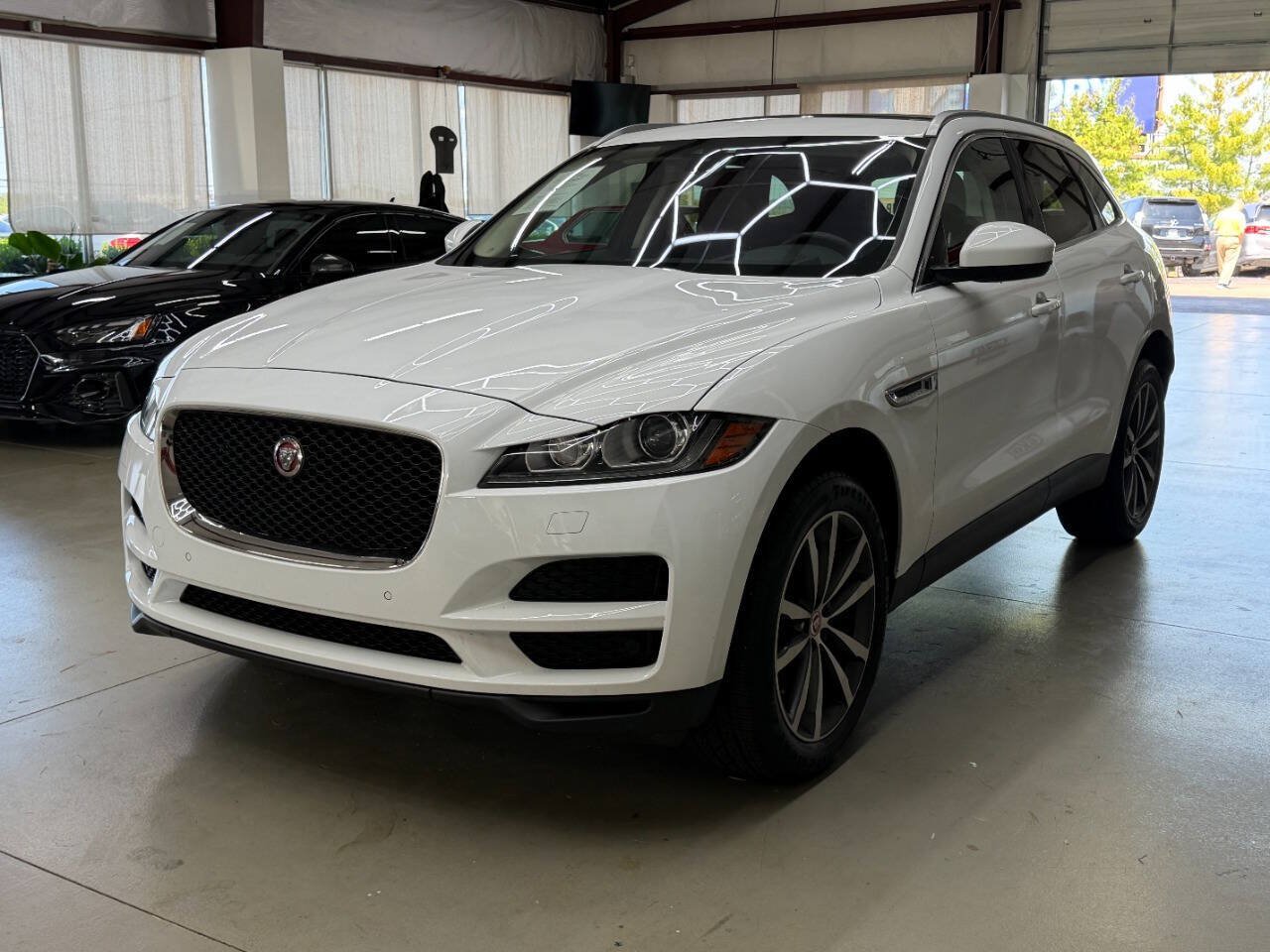 Used 2019 Jaguar F-PACE Prestige AWD/4WD image 5