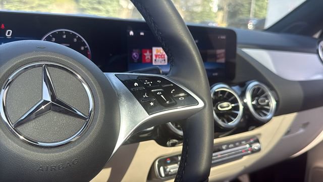 Certified 2025 Mercedes-Benz GLA 250 4MATIC image 32