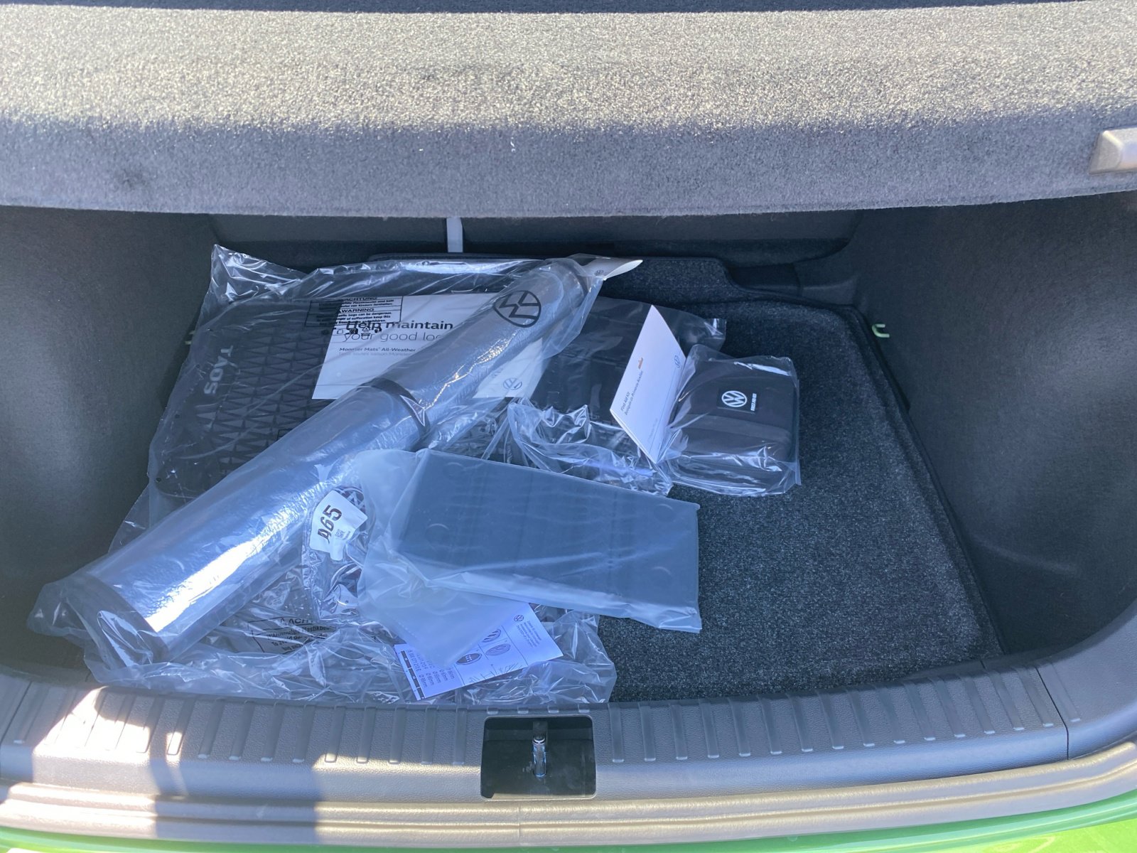 New 2025 Volkswagen Taos SE image 29