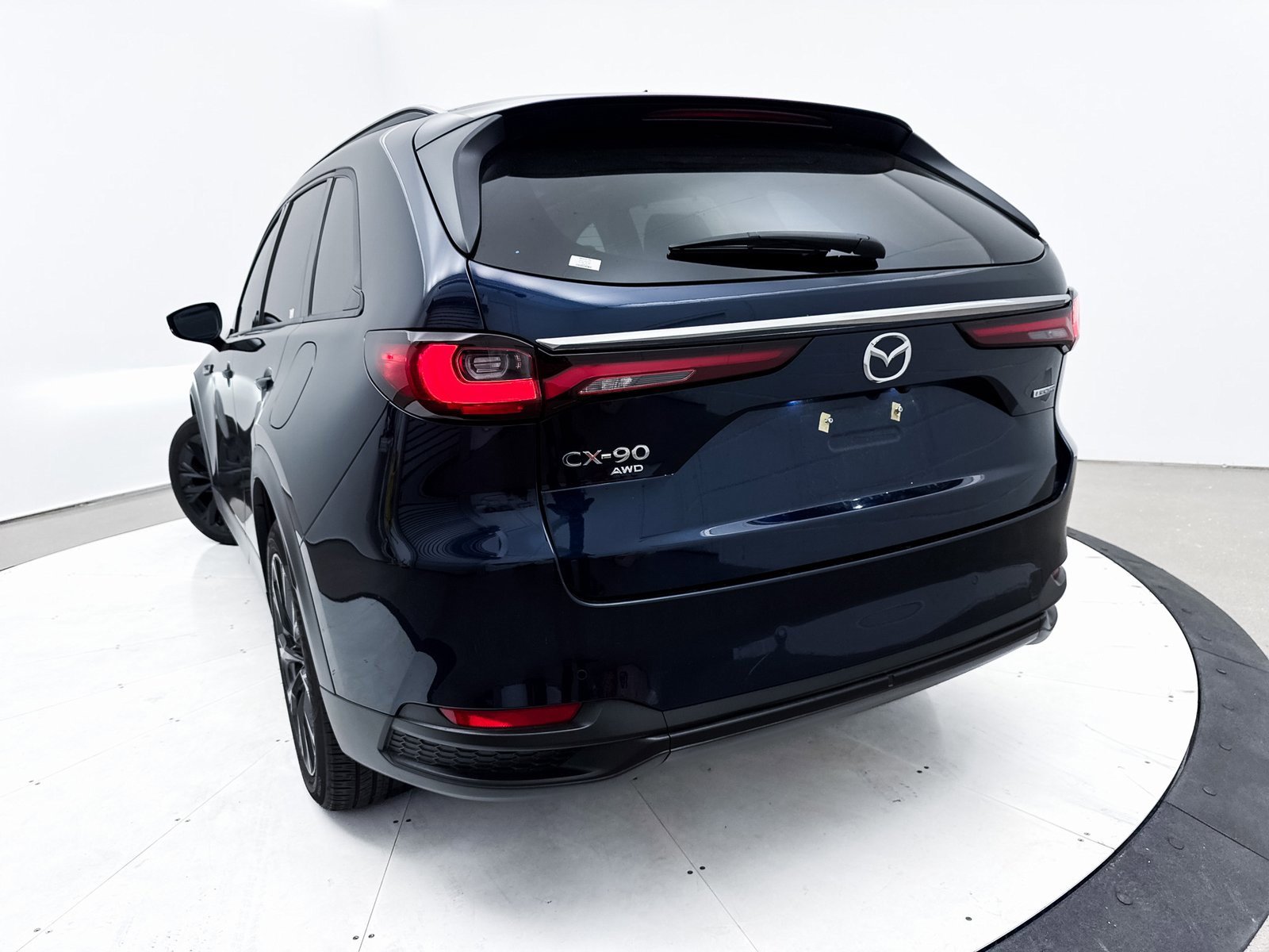 Certified 2025 MAZDA CX-90 Plug-In Hybrid w/Premium Sport image 11