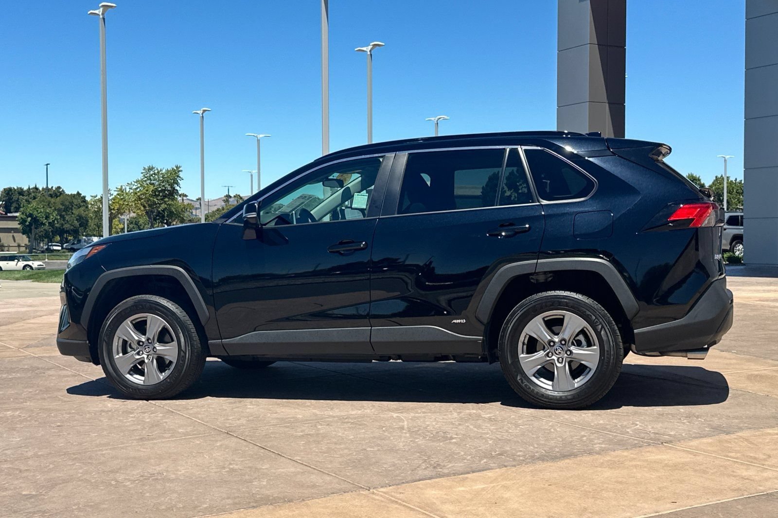 Used 2024 Toyota RAV4 XLE w/ Convenience Package AWD/4WD image 7