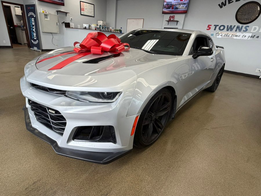 Used 2018 Chevrolet Camaro SS image 8