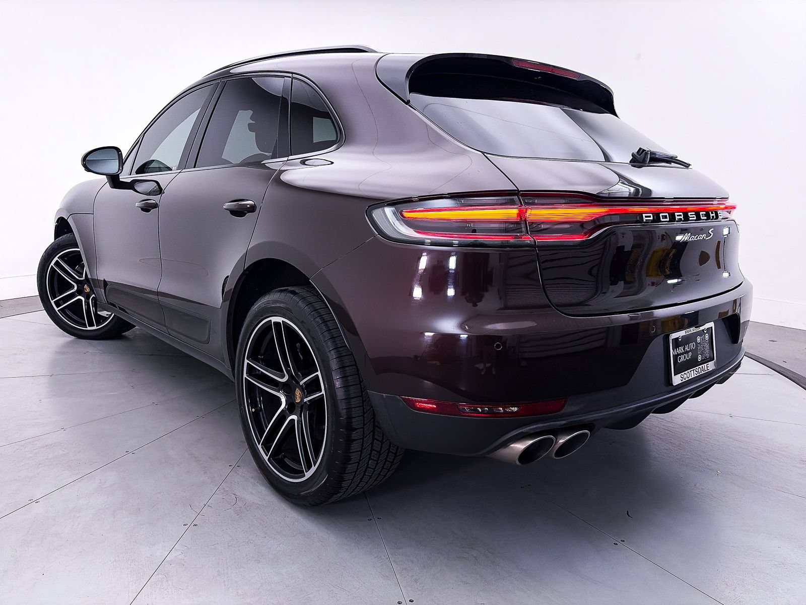 Used 2021 Porsche Macan S w/ Premium Package Plus AWD/4WD image 2