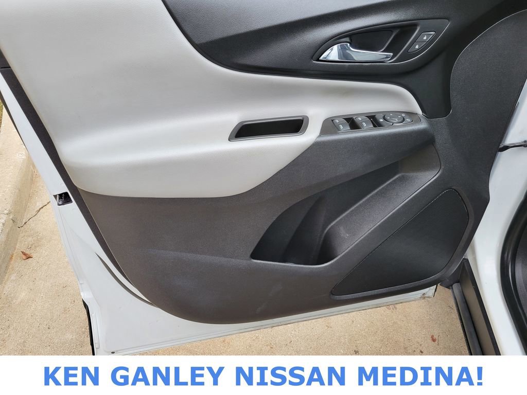 Used 2021 Chevrolet Equinox LS image 35