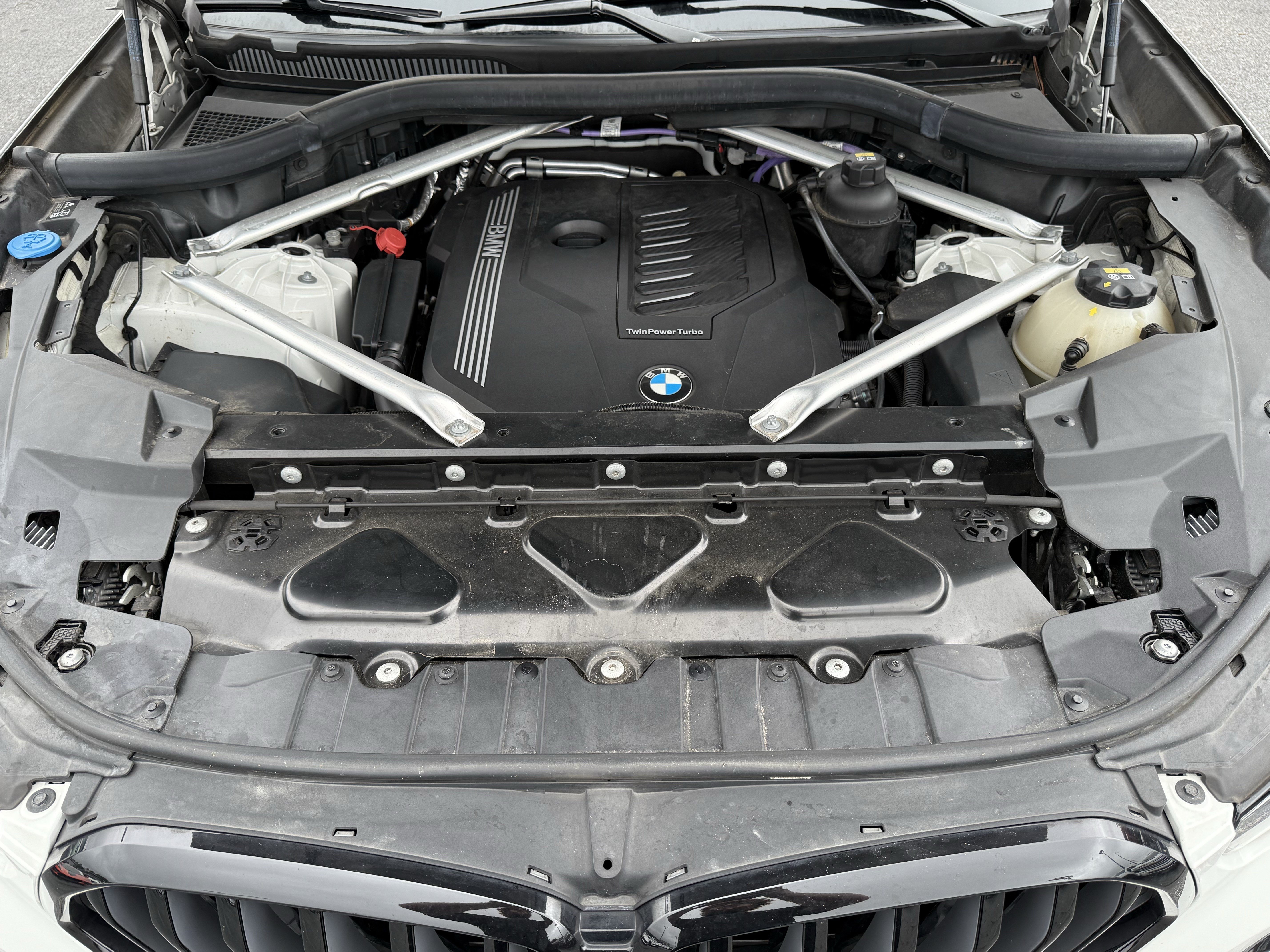 Used 2022 BMW X6 xDrive40i w/ M Sport Package AWD/4WD image 33