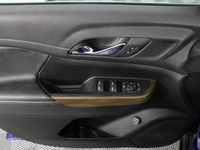 Used 2023 GMC Acadia SLE w/ Driver Convenience Package image 14