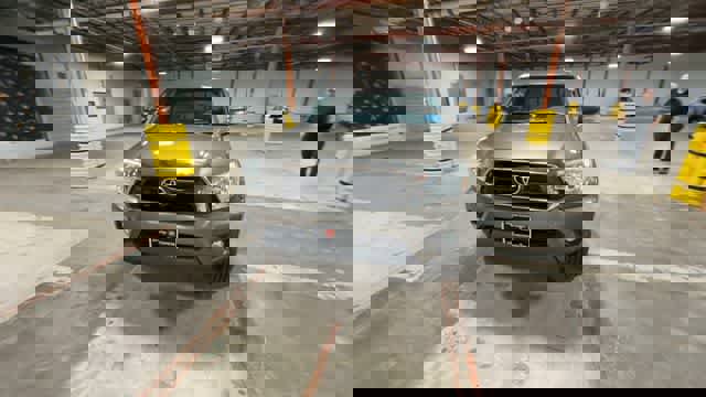 Used 2015 Toyota Tacoma 4x4 Access Cab V6 w/ TRD Off-Road Package image 3