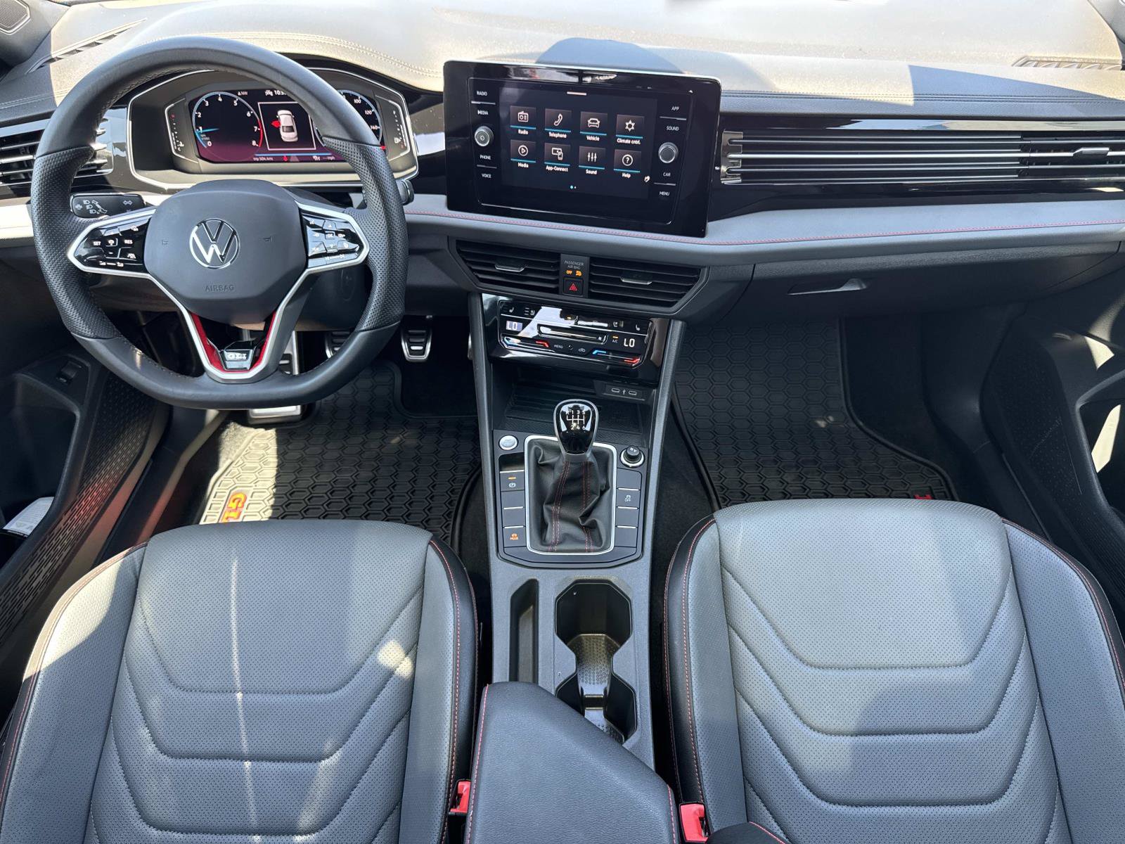 Certified 2025 Volkswagen Jetta GLI Autobahn w/ GLI Black Package FWD image 9
