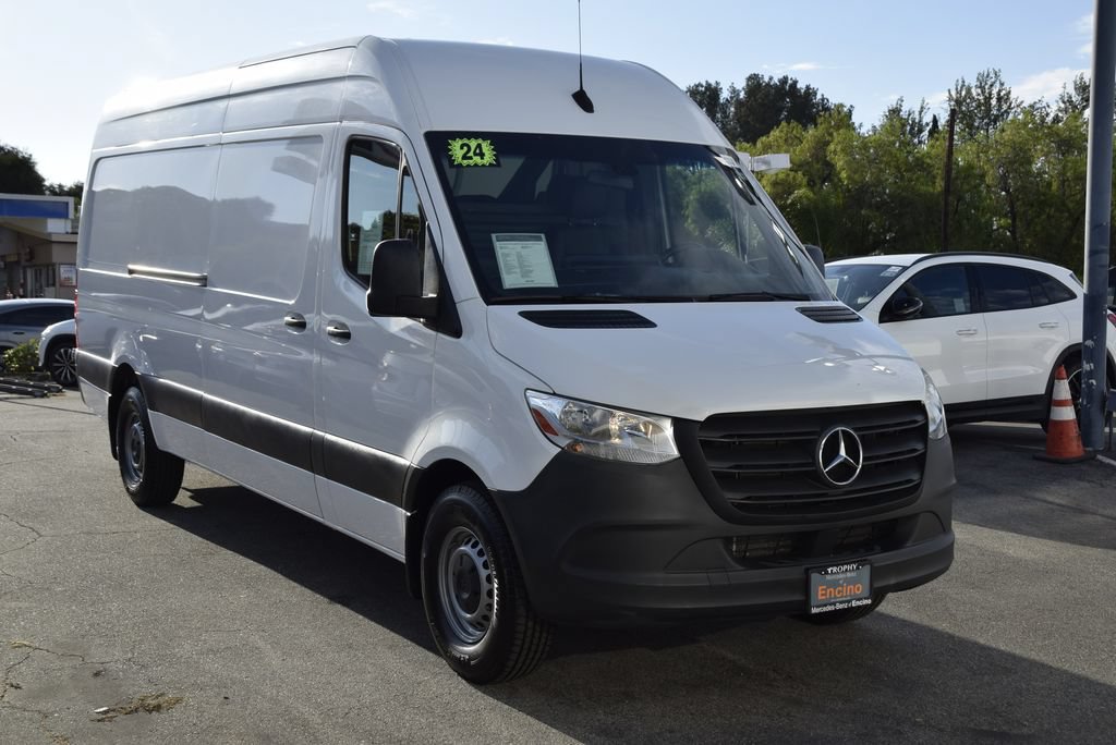 Used 2024 Mercedes-Benz Sprinter 2500 w/ Acoustic Package image 6